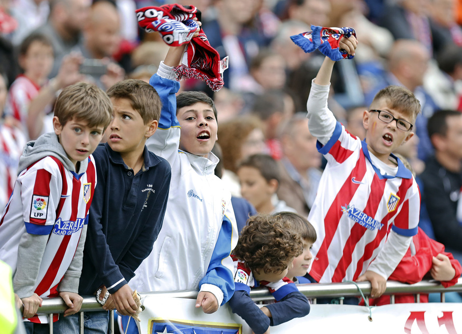 Temporada 14-15. Jornada 33. Atlético de Madrid - Elche. El Día del Niño gozó de gran expectación en la grada.