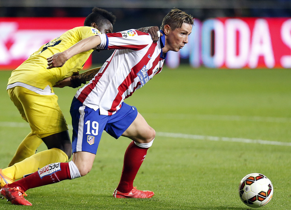 Temporada 14-15. Jornada 34. Villarreal - Atlético de Madrid. Torres comienza la carrera antes del gol.