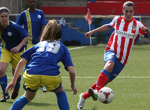 Temporada 2012-2013. Prscila durante un lance de juego ante el Levante Las Planas
