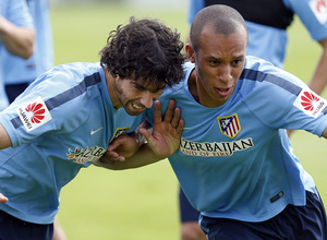 temporada 14/15. Entrenamiento en la ciudad deportiva de Majadahonda. Tiago y Miranda realizando ejecicios físicos durante el entrenamiento