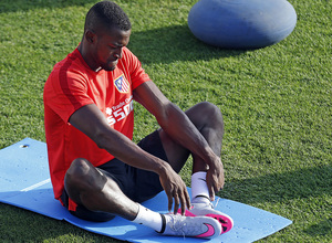 temporada 15/16. Entrenamiento en la ciudad deportiva de Majadahonda. Jackson estirando durante el entrenamiento