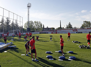 temporada 15/16. Entrenamiento en la ciudad deportiva de Majadahonda. Jugadores realizando ejercicios físicos durante el entrenamiento