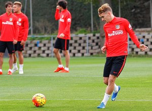 Temporada 2015-2016. Griezmann, en el entrenamiento previo al Atleti - Valencia