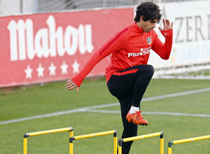 temporada 15/16. Entrenamiento en la ciudad deportiva de Majadahonda. Tiago durante el entrenamiento
