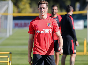 temporada 15/16. Entrenamiento en la ciudad deportiva de Majadahonda. Torres durante el entrenamiento