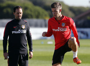 Temporada 15/16. Entrenamiento en la ciudad deportiva de Majadahonda. Vietto realizando ejercicios durante el entrenamiento