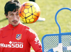 temporada 15/16. Entrenamiento en la ciudad deportiva de Majadahonda. Savic realizando ejecicios con balón durante el entrenamiento