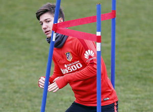 temporada 15/16. Entrenamiento en la ciudad deportiva de Majadahonda. Vietto corriendo durante el entrenamiento