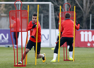temporada 15/16. Entrenamiento en la ciudad deportiva de Majadahonda. Correa realizando ejercicios físicos durante el entrenamiento