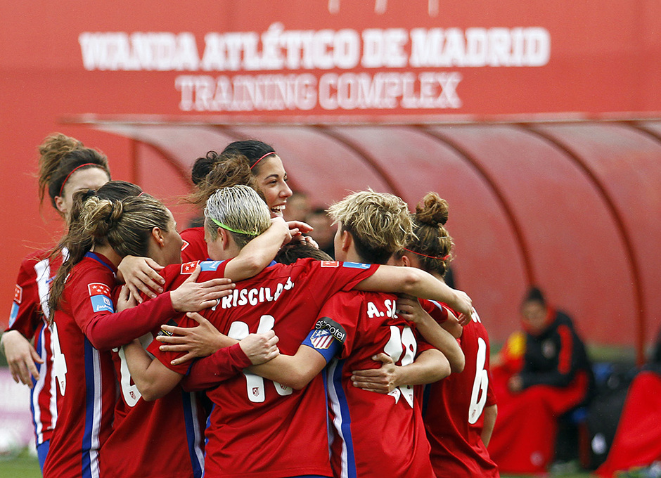 Temporada 2015/2016. Atlético de Madrid Féminas-Oiartzun Ke. Sonia celebración. 