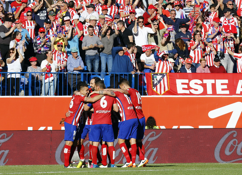 Temporada 15/16. Atlético - Rayo. Los jugadores celebran el 1-0.