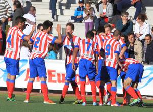 Los jugadores del Atlético de Madrid Juvenil LN celebran el segundo gol ante el Real Madrid en el Mundialito Sub-17