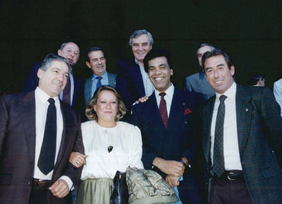Collar, en una reunión con ex jugadores rojiblancos: Ruiz Sosa, Rivilla, Sanrromán, Mendonça y Adelardo
