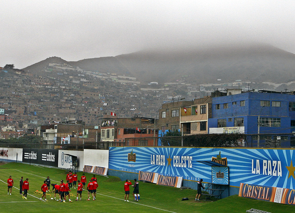 Temporada 13/14. Gira Sudamericana. Equipo entrenando en Perú