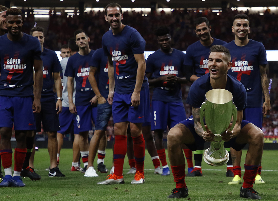 Temporada 2018-2019 | Celebración Supercopa de Europa | Lucas Hernandez