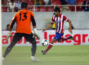 Temporada 13/14 Sevilla-Atlético de Madrid Óliver tirando a puerta