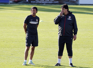 Temporada 2013/2014 Simeone y Germán Burgos durante el entrenamiento