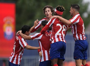 Los rojiblancos celebran uno de los goles ante Las Palmas Atlético