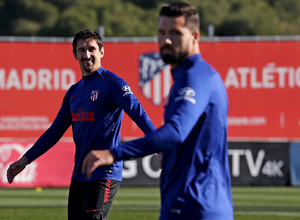 Temporada 19/20. Entrenamiento en la ciudad deportiva Wanda. Felipe y Savic realizando ejercicios durante el entrenamiento