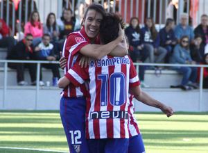 Temporada 2013-2014. Laura Ortega y Amanda celebran un gol
