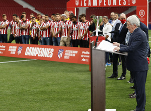 Temp. 20-21 | Celebración título LaLiga Wanda Metropolitano | Atlético de Madrid | Campeones | Enrique Cerezo