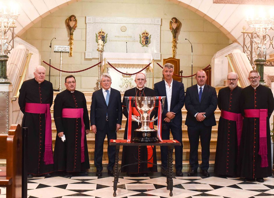 Ofrenda Virgen Almudena título de Liga