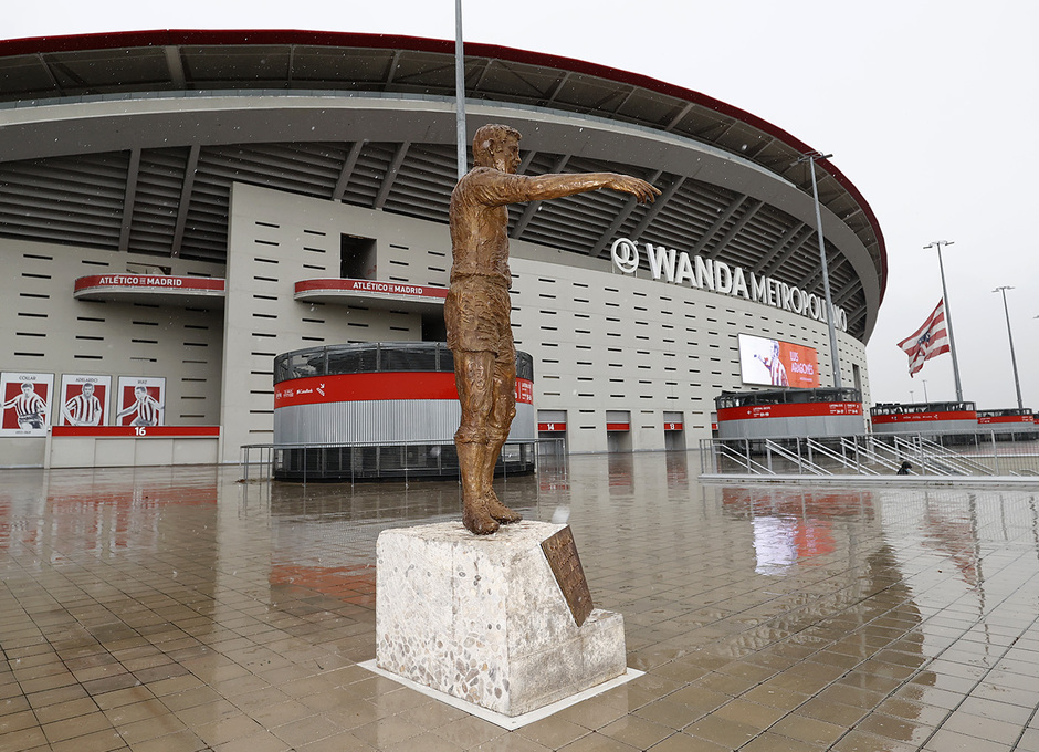 Luis Aragonés escultura Wanda Metropolitano