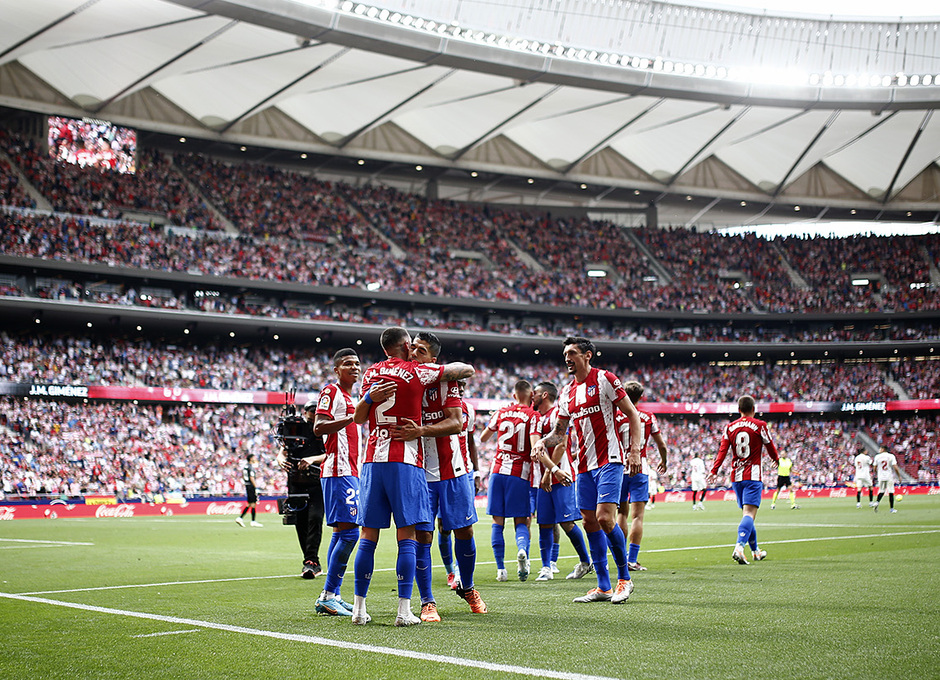 Temporada 21-22 | Atlético de Madrid - Sevilla | Piña celebración