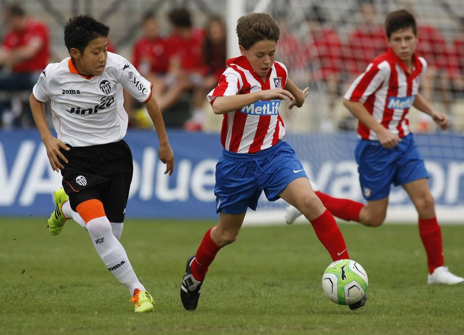 Nacho Quintana, del Atlético de Madrid, en el partido contra el Valencia en el Torneo de Arona