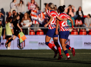 Temp. 22-23 | Atlético de Madrid Femenino - Valencia | Lucía Moral y Ludnkvist celebración