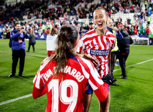 Temp. 22-23 | Real Madrid - Atlético de Madrid | Celebración campeonas de Copa de la Reina | Eva Navarro y Virginia