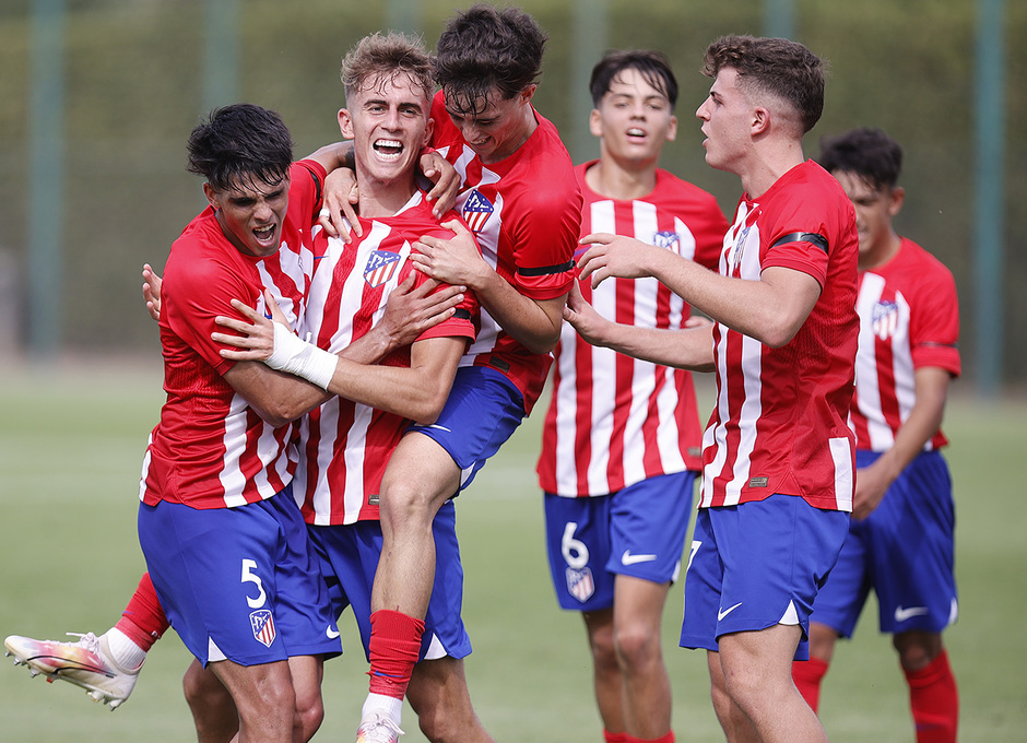 Temp. 23-24 | Youth League | Lazio - Atlético de Madrid Juvenil A | Piña celebración