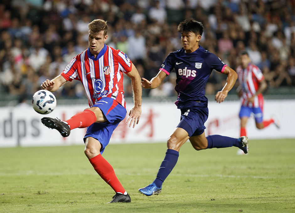 Sorloth anota con este disparo el 0-2 ante el Kitchee