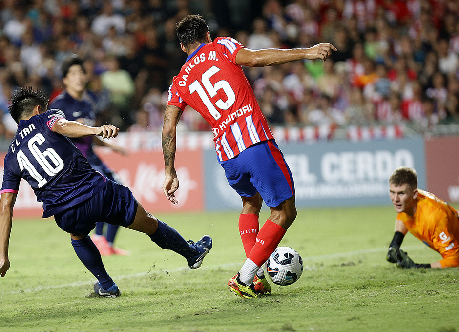 Carlos Martín marca el tercer gol rojiblanco con este remate