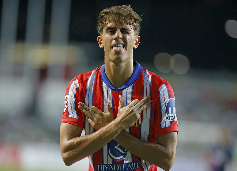 Adrián Niño festeja su gol ante el Kitchee