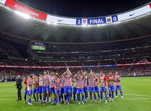 Temp. 25-26 | Atlético - Villareal | Celebración del equipo con el Sky Ribbon de fondo