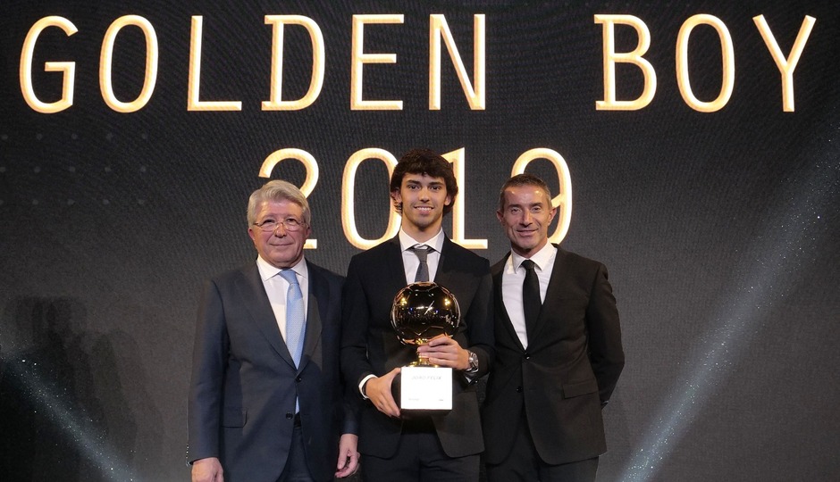 Club Atletico De Madrid Web Oficial Joao Felix Recibe El Premio Golden Boy