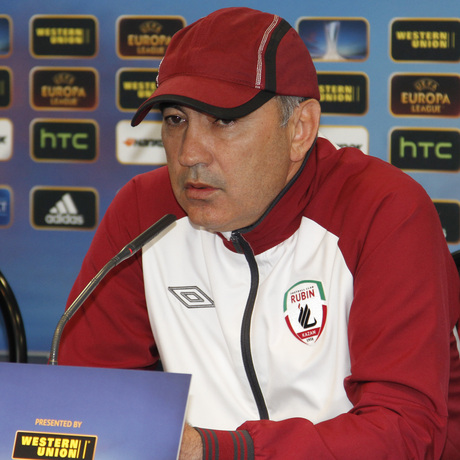 UEFA Europa League 2012-13. Berdyev, técnico del Rubin Kazan, comparece en rueda de prensa en el Vicente Calderón