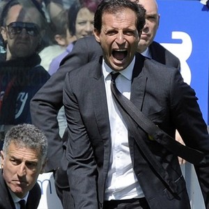 Imágenes Juventus de Turín. Grupo A Champions League. Allegri dando órdenes.