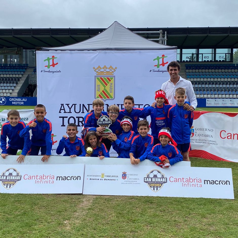 Club Atlético de Madrid · Web oficial El Benjamín A conquista el Torneo San Bernabé Club Atlético de Madrid · Web oficial El Benjamín A conquista el Torneo San Bernabé