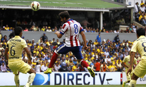 Copa EuroAmericana 2014-2015. Raúl García rematando de cabeza