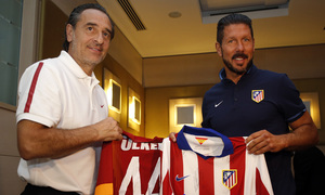 Simeone y Cesare Prandelli, entrenador del Galatasaray