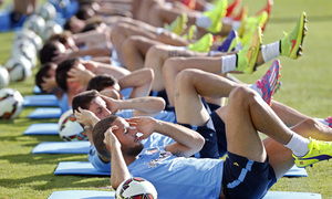 temporada 14/15 . Entrenamiento en la Ciudad deportiva de Majadahonda. Jugadores realizando ejercicios físicos