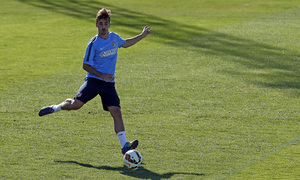 temporada 14/15 . Entrenamiento en la Ciudad deportiva de Majadahonda. Griezmann rematando a portería