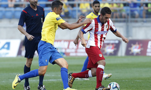 Pretemporada 2014-15. Trofeo Ramón de Carranza. Cádiz - Atlético de Madrid. .La presión del Cádiz, siempre muy intensa.