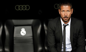 Temporada 14-15. Supercopa de España. Simeone en el banquillo del Bernabéu. Foto: Ángel Gutiérrez