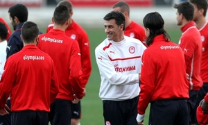 Imágenes Olympiacos. Grupo A Champions League. Michel.