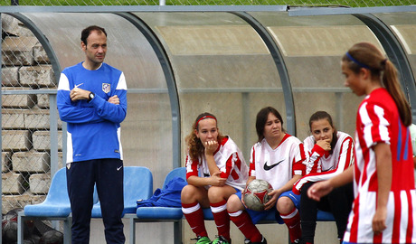 Temp 2014-2015. Alberto Pascual entrenador del F&eacute;minas Juvenil A
