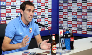 temporada 14/15. Rueda de prensa de Godín en la ciudad deportiva de Majadahonda