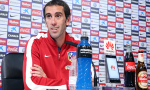 temporada 14/15. Rueda de prensa de Godín en la ciudad deportiva de Majadahonda